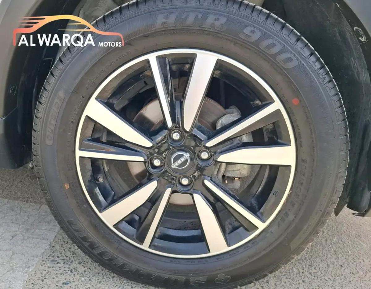 Nissan Kicks SV-10-10