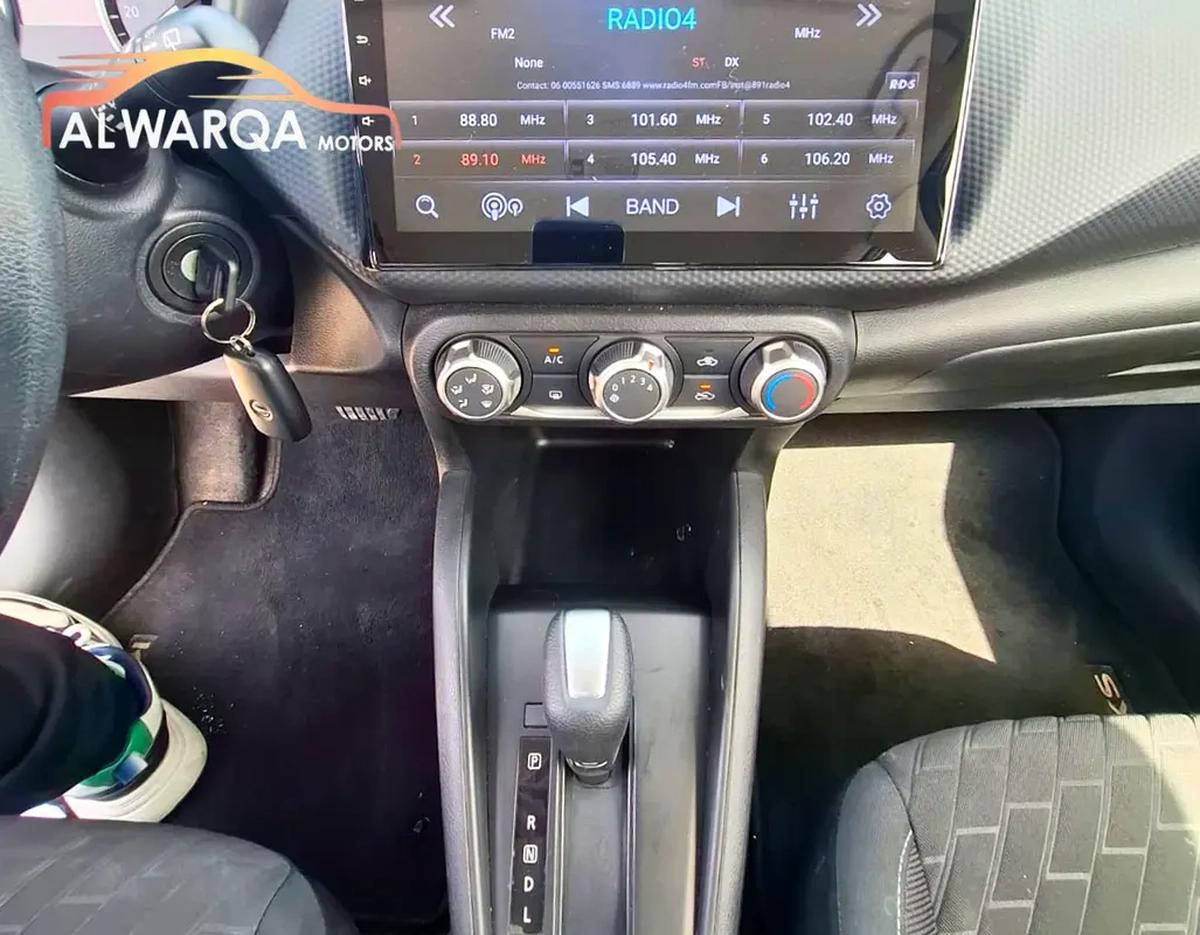 Nissan Kicks SV-15-15