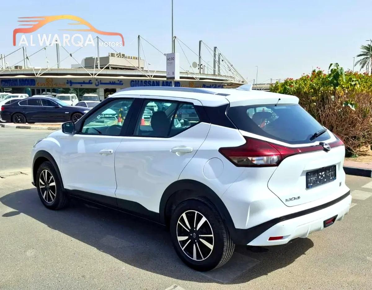 Nissan Kicks SV-12-12