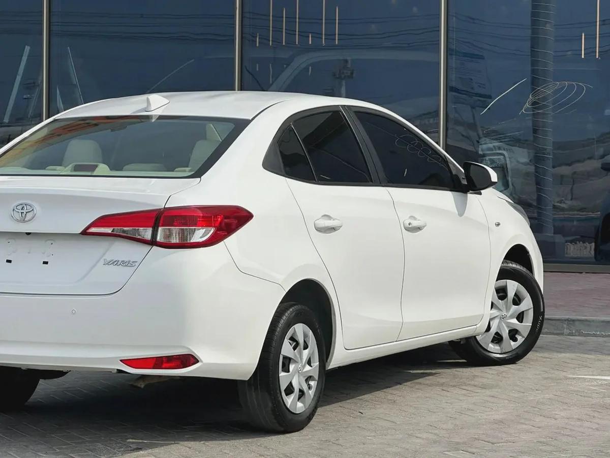 TOYOTA YARIS 2022 1.5L GCC (580/-MONTHLY)-16-16