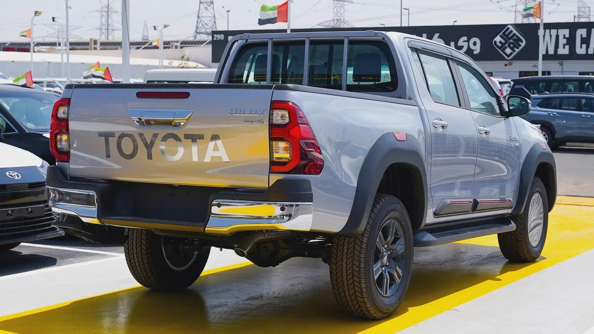 2026 Toyota Hilux SR5 - GCC Specs - Brand New!-5-5