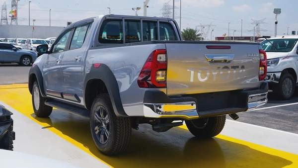 2026 Toyota Hilux SR5 - GCC Specs - Brand New!