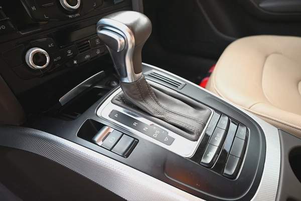 0% DP - FSH - FIRST OWNER - AUDI A5 COUPE 4WD - GCC SPECS