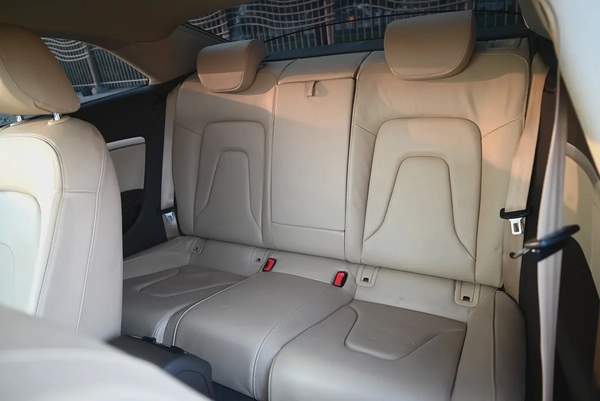 0% DP - FSH - FIRST OWNER - AUDI A5 COUPE 4WD - GCC SPECS