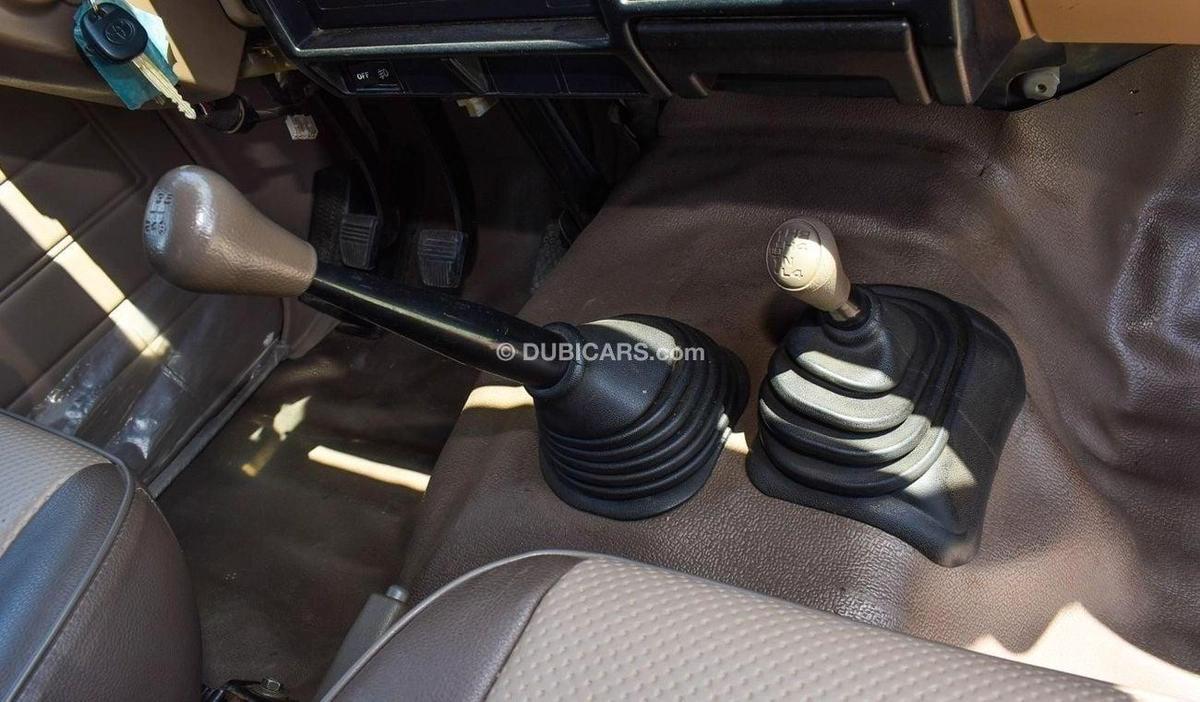 Toyota Land Cruiser 70-9-9