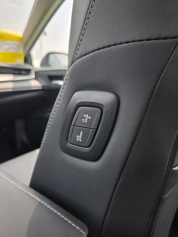 Toyota Camry GLE 2.5L Hybrid