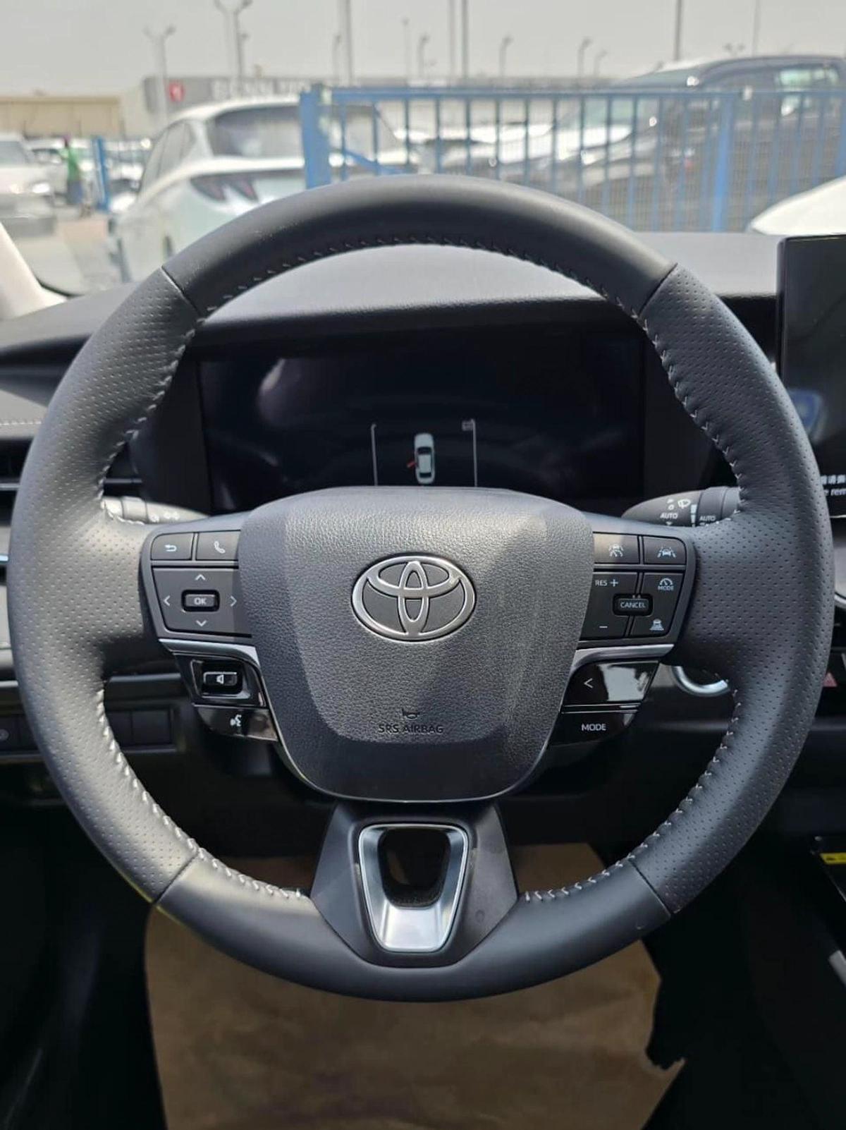 Toyota Camry GLE 2.5L Hybrid-12-12