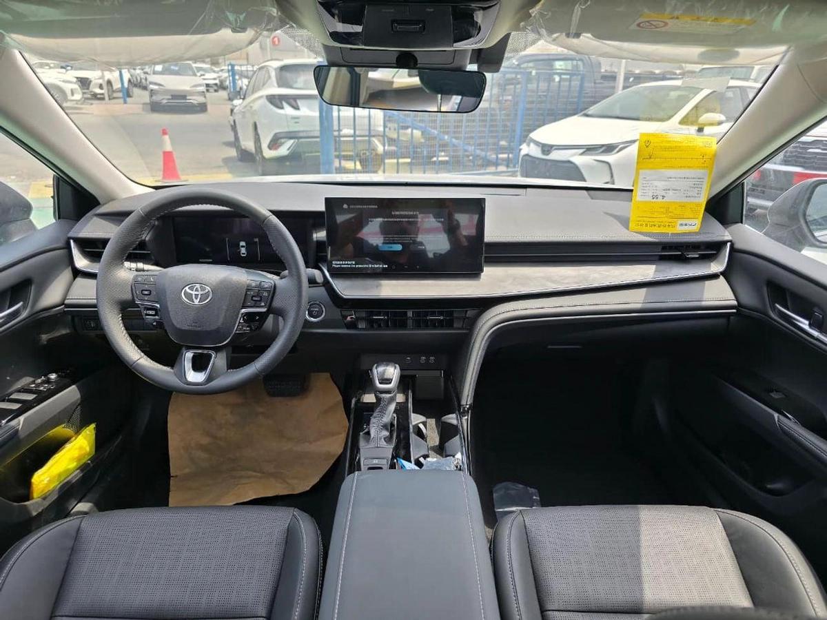 Toyota Camry GLE 2.5L Hybrid-15-15