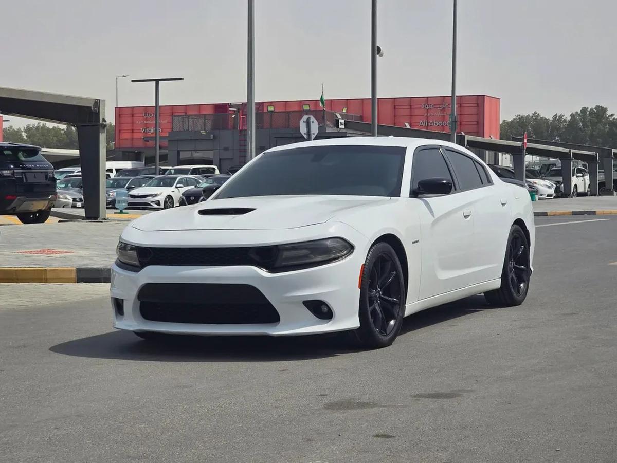 دودج تشارجر 2017 مواصفات امريكية هيمي 5.7 بحالة جيدة-0-0