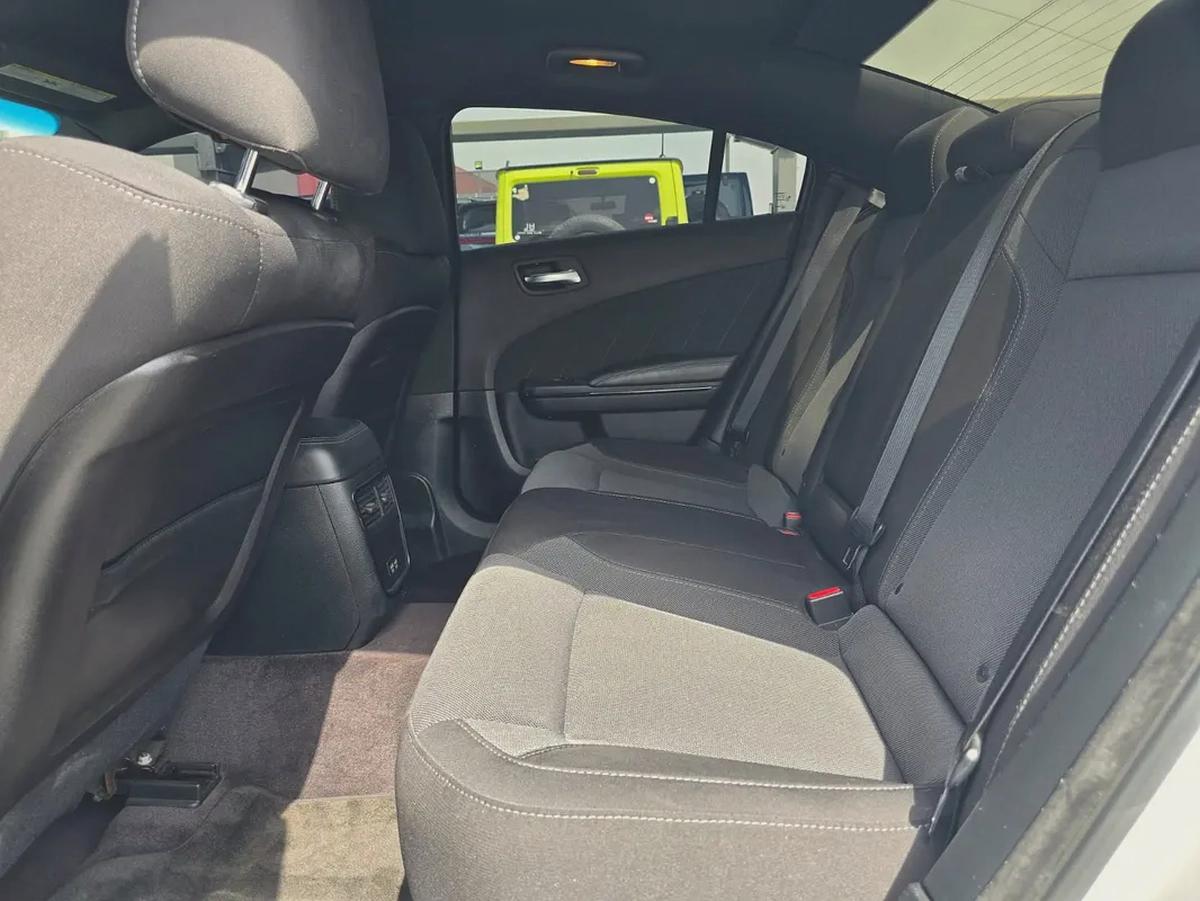 دودج تشارجر 2017 مواصفات امريكية هيمي 5.7 بحالة جيدة-8-8