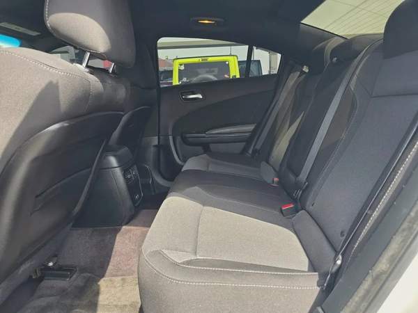 دودج تشارجر 2017 مواصفات امريكية هيمي 5.7 بحالة جيدة