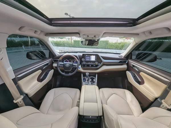 Toyota Highlander VXR Hybrid 2021 - GCC Specs - Pristine Condition