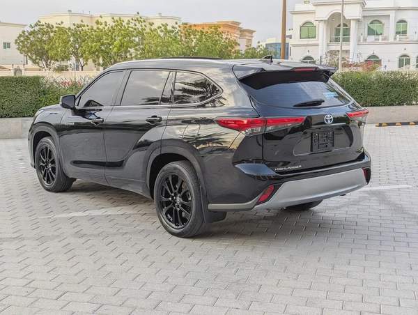 Toyota Highlander VXR Hybrid 2021 - GCC Specs - Pristine Condition