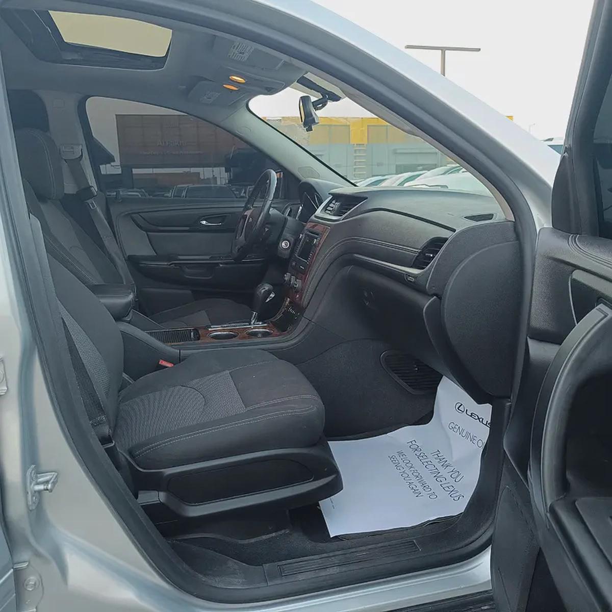 Chevrolet Traverse LT 2014 - American Specs - Well Maintained-5-5