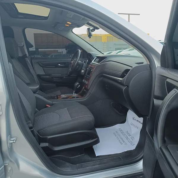 Chevrolet Traverse LT 2014 - American Specs - Well Maintained