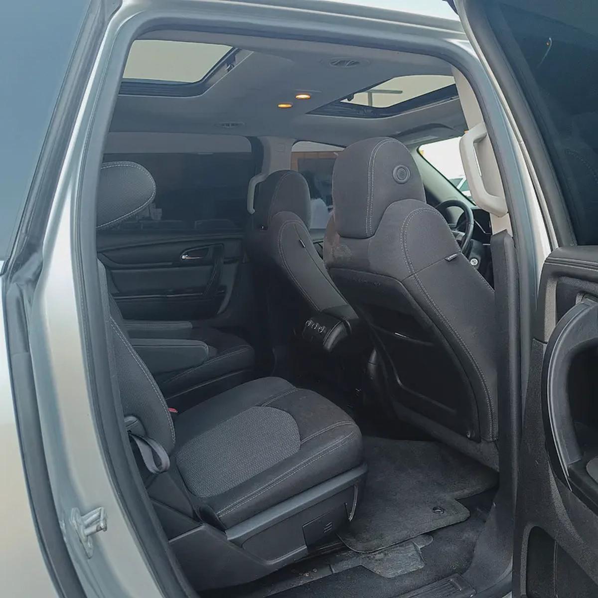 Chevrolet Traverse LT 2014 - American Specs - Well Maintained-6-6