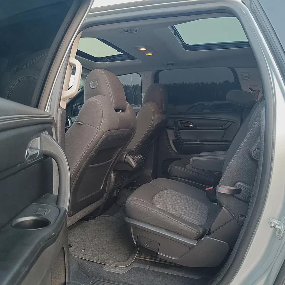 Chevrolet Traverse LT 2014 - American Specs - Well Maintained-8-8