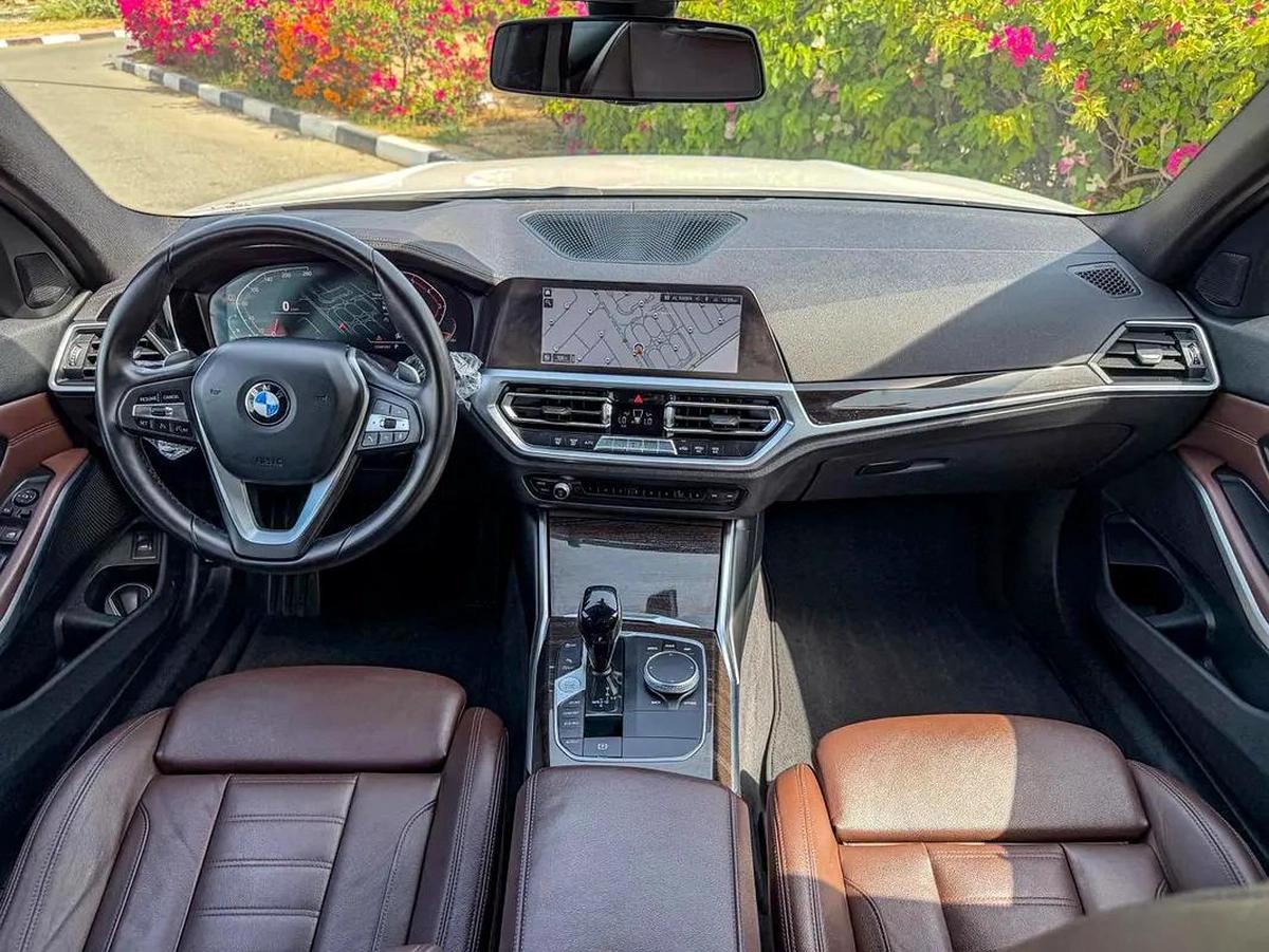 BMW i 330 2019 GCC UNDER WARRANTY-11-11