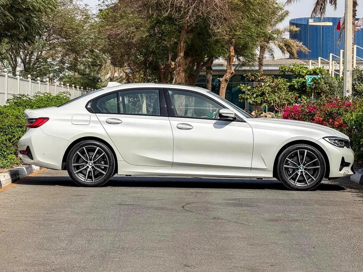 BMW i 330 2019 GCC UNDER WARRANTY-10-10