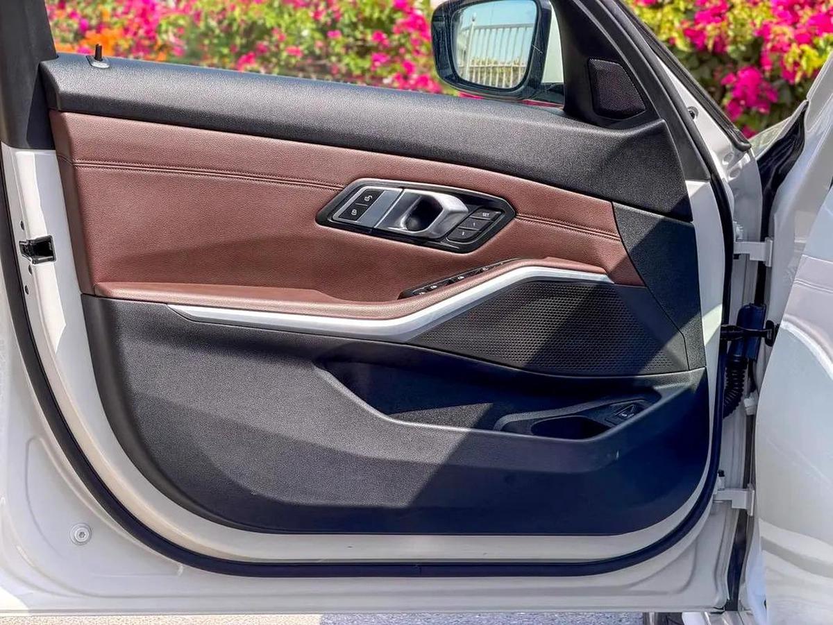 BMW i 330 2019 GCC UNDER WARRANTY-8-8