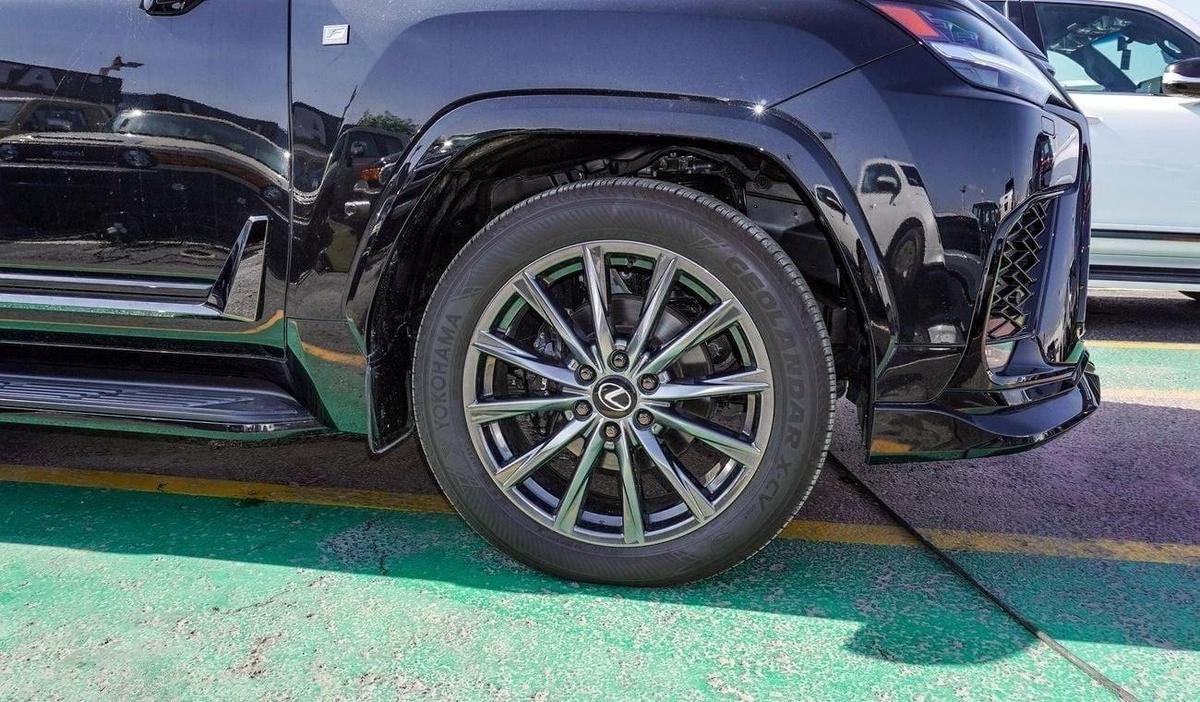 Lexus LX600 FSport 3.5L V6. 5 Seater-11-11