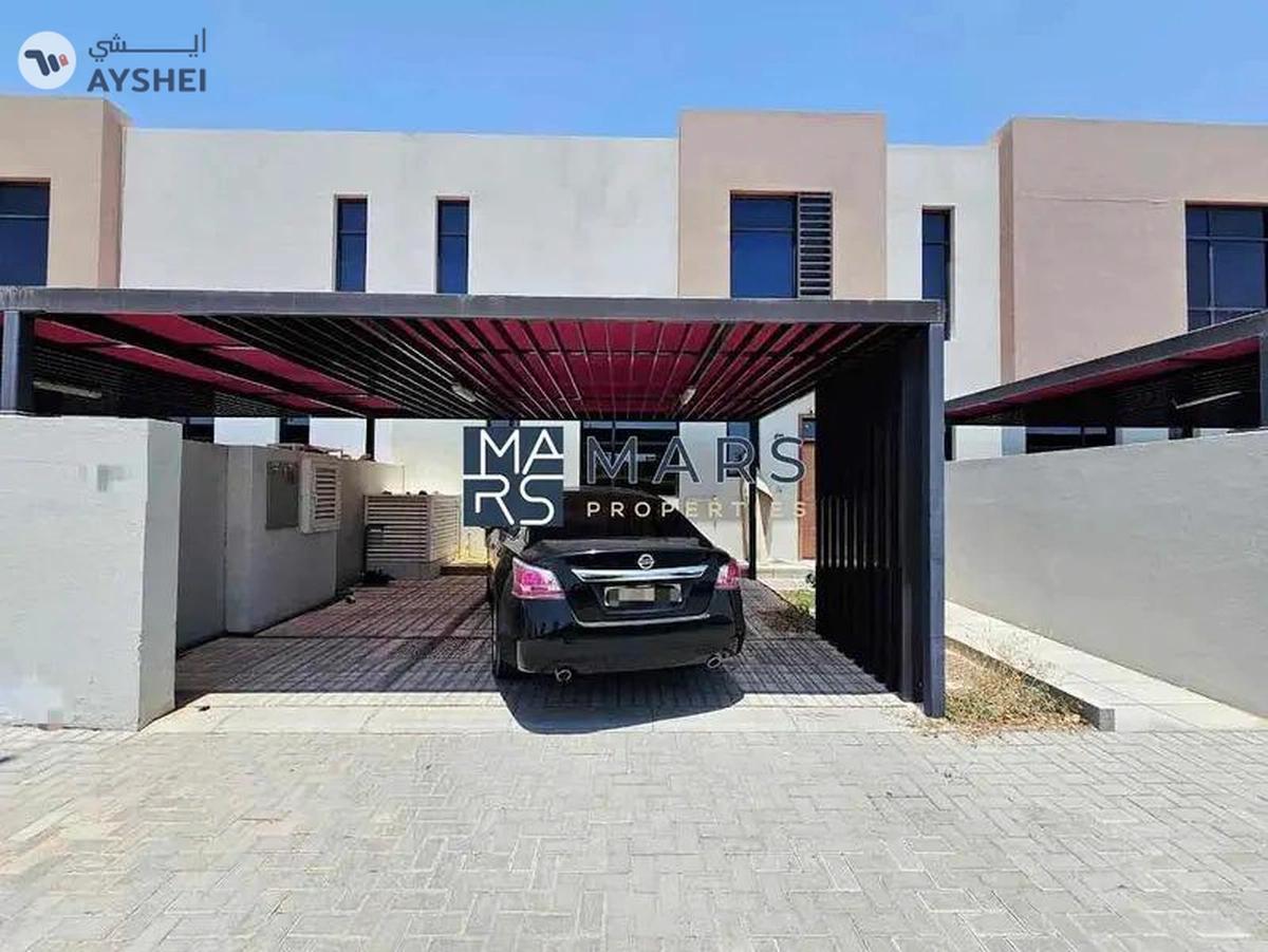 Spacious three bedroom townhouse bigger layout is available for rent in Nasma for 100,000 AED-0-0