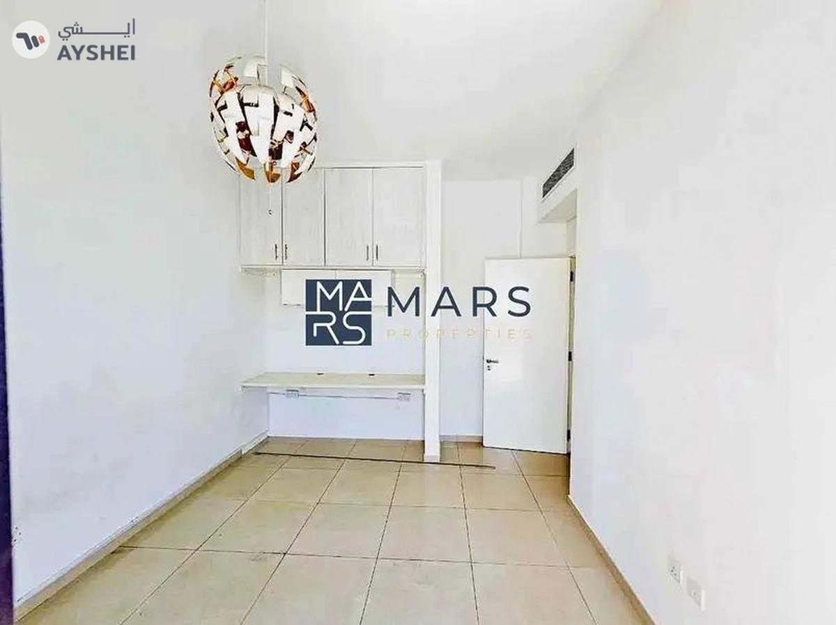 Spacious three bedroom townhouse bigger layout is available for rent in Nasma for 100,000 AED-4-4