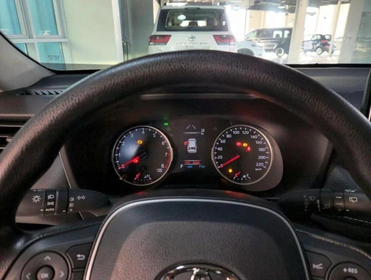Toyota RAV4 2.0L (2WD) EX-2-2