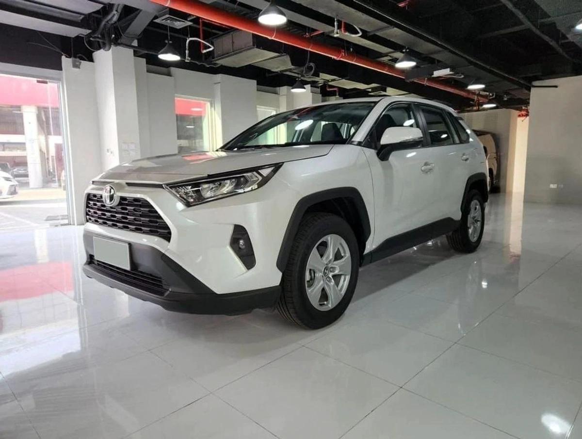 Toyota RAV4 2.0L (2WD) EX-0-0