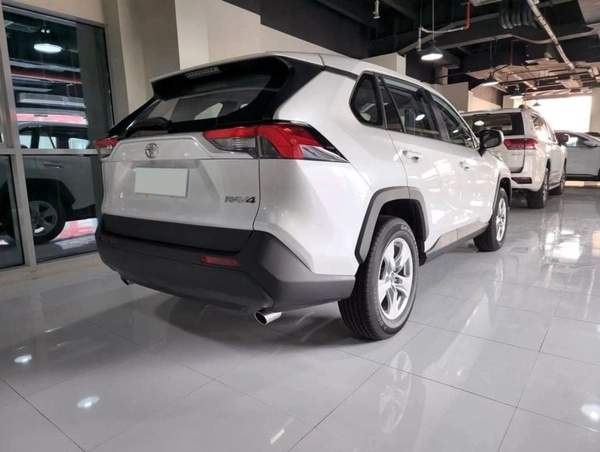 Toyota RAV4 2.0L (2WD) EX