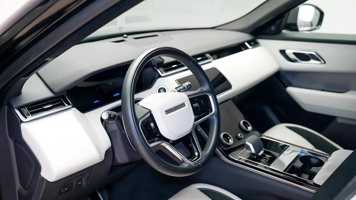 Land Rover Range Rover Velar R-Dynamic SE-11-11