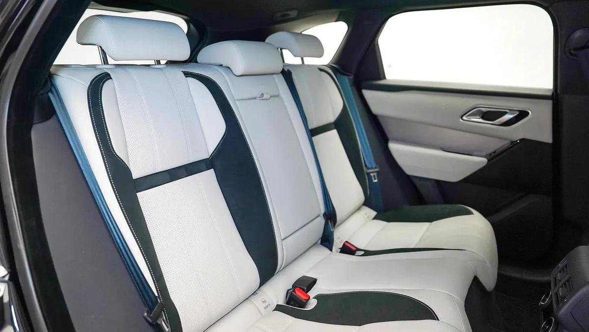 Land Rover Range Rover Velar R-Dynamic SE-2-2