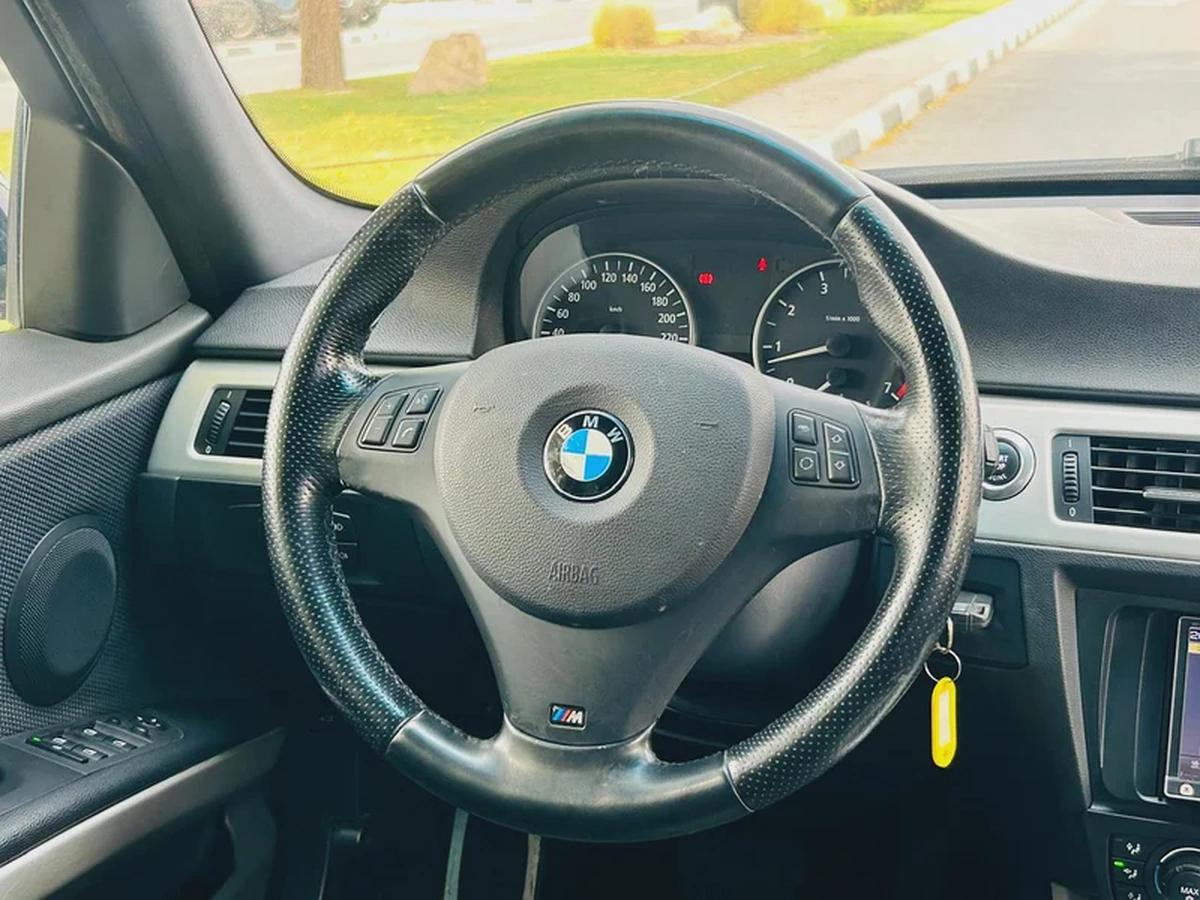 BMW 323i | 2006 | M PACKAGE | CLEAN TITILE | FRESH JAPAN IMPORT-17-17