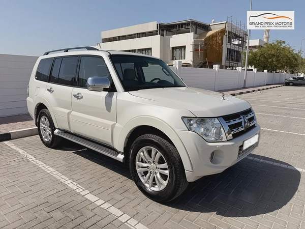 Mitsubishi Pajero GLS V6 3.8 Full Options 7 Seater 2014 Model GCC Specs With Partial Service History
