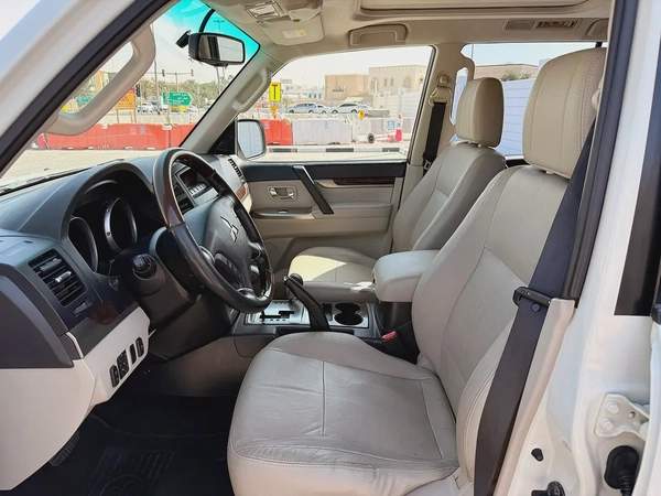 Mitsubishi Pajero GLS V6 3.8 Full Options 7 Seater 2014 Model GCC Specs With Partial Service History