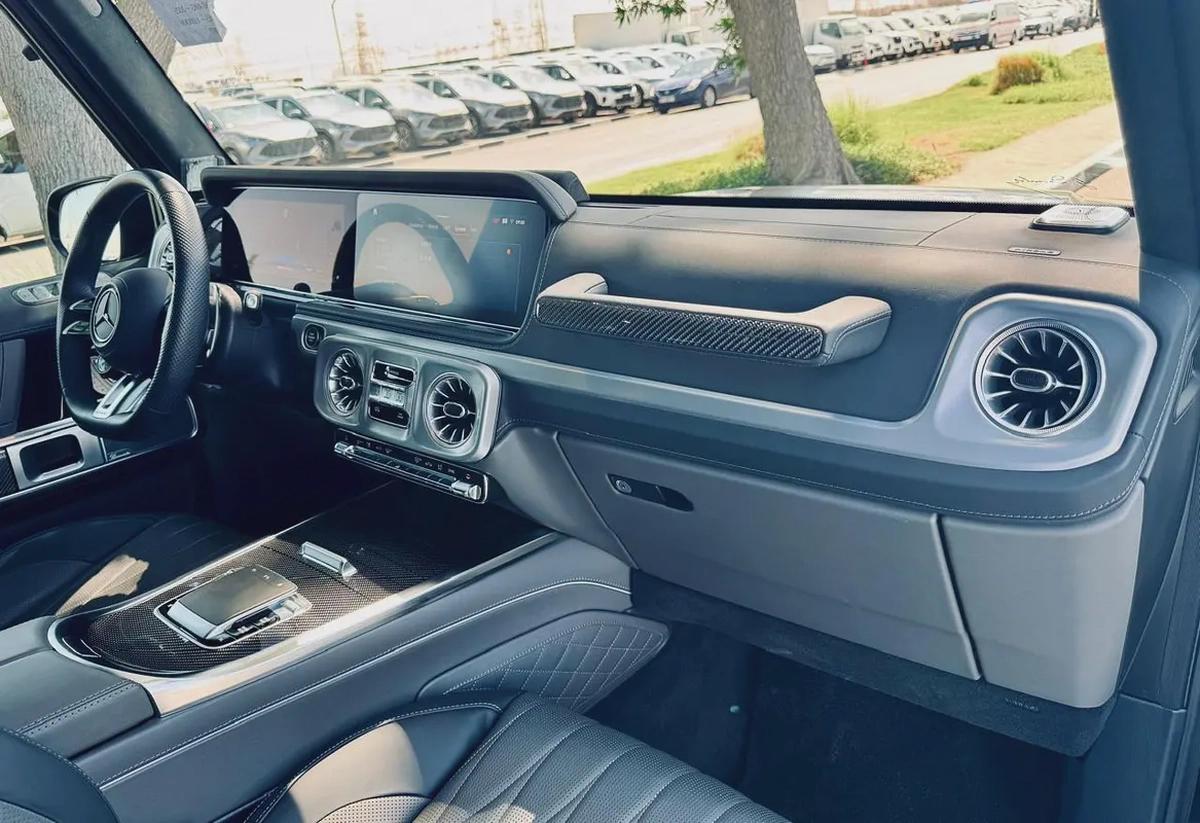 BENZ G63 | ///AMG | BRABUS BODY KIT | NIGHT PACKAGE | 2025 | ONLY : 13,377 KM | JP IMPORT | CLEAN-13-13