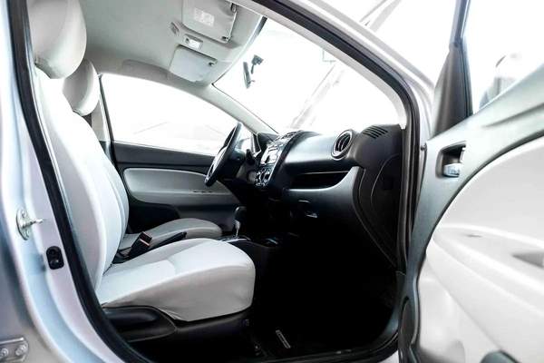 Mitsubishi Attrage GLX