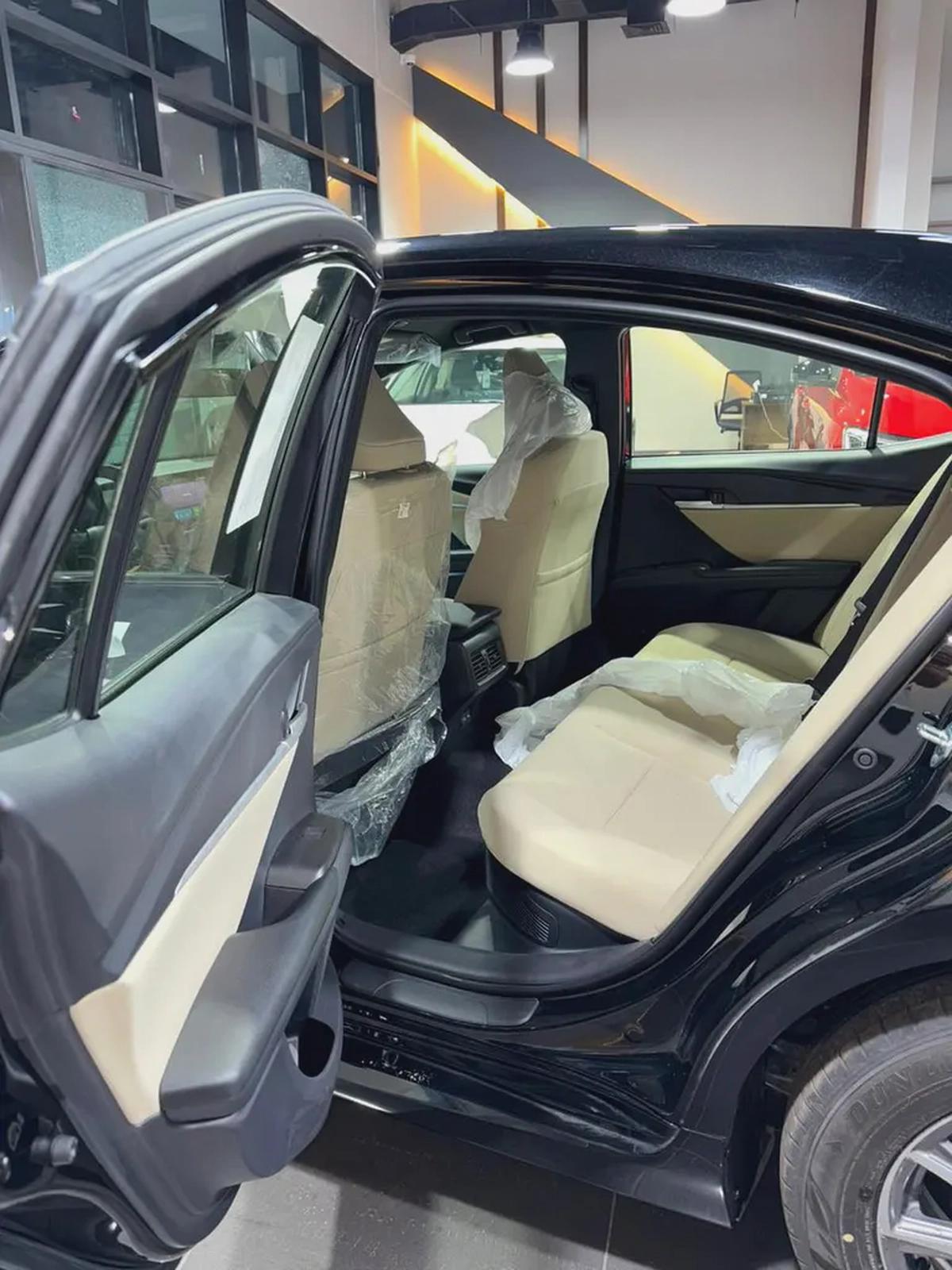 TOYOTA CAMRY 2.5L E HYBRID 2026YM تويوتا كامري 2500 لتر هايبرد-10-10