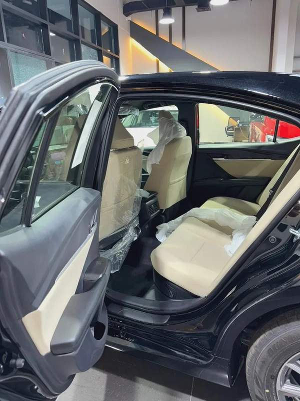 TOYOTA CAMRY 2.5L E HYBRID 2026YM تويوتا كامري 2500 لتر هايبرد