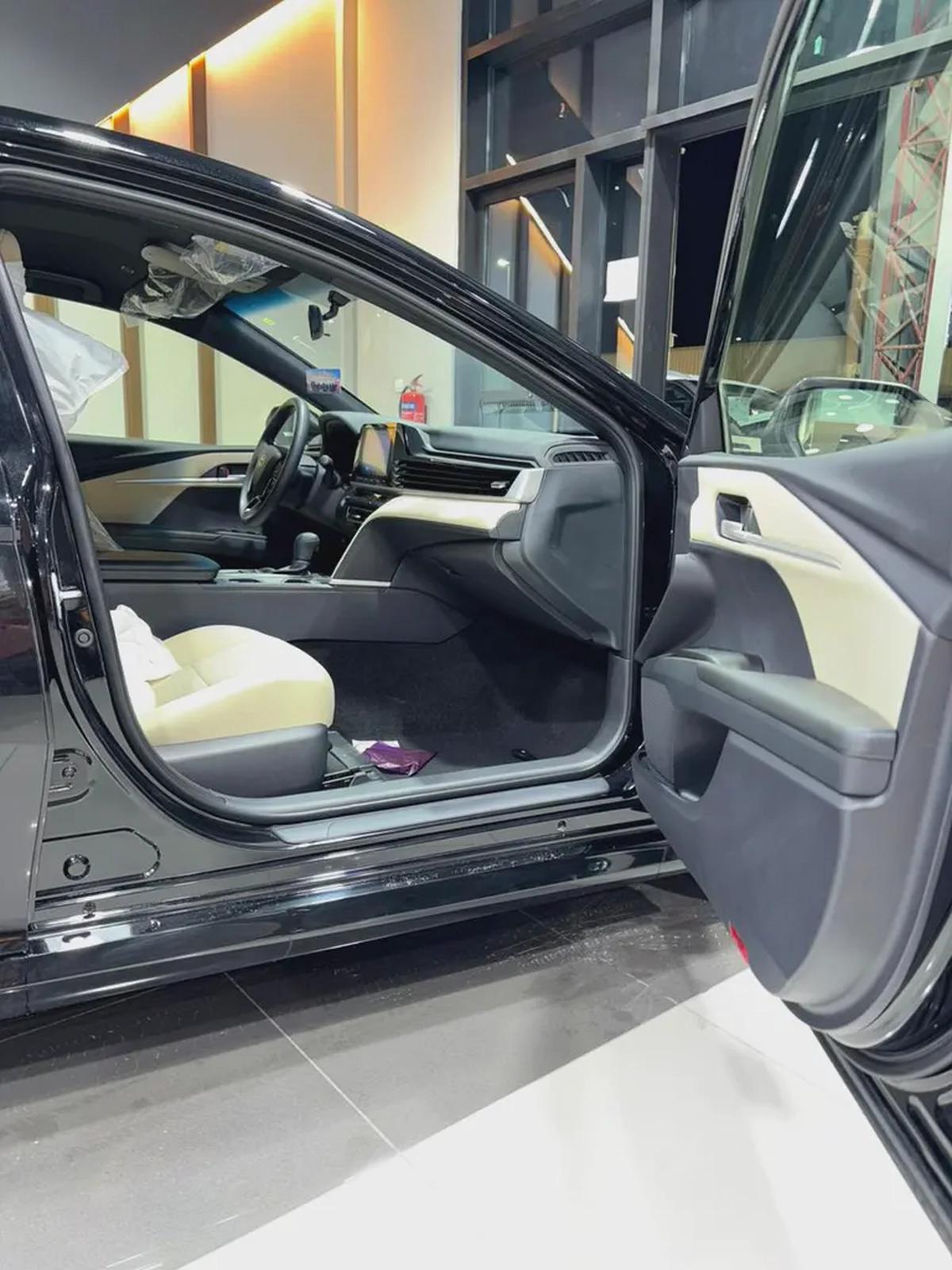 TOYOTA CAMRY 2.5L E HYBRID 2026YM تويوتا كامري 2500 لتر هايبرد-11-11