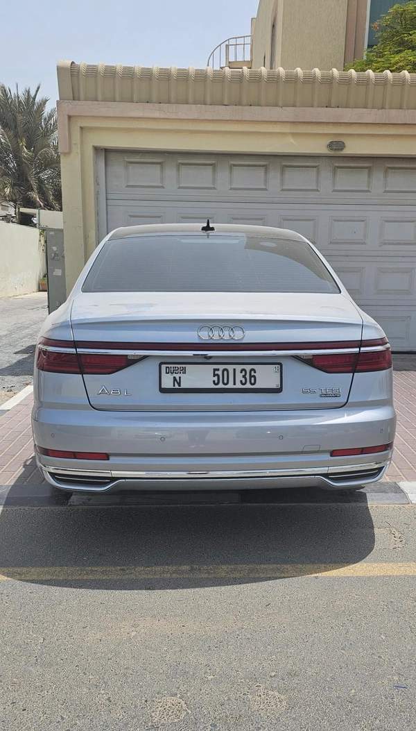 Audi A8 2018 full option only 78.000km well maintained no accidents gcc specification
