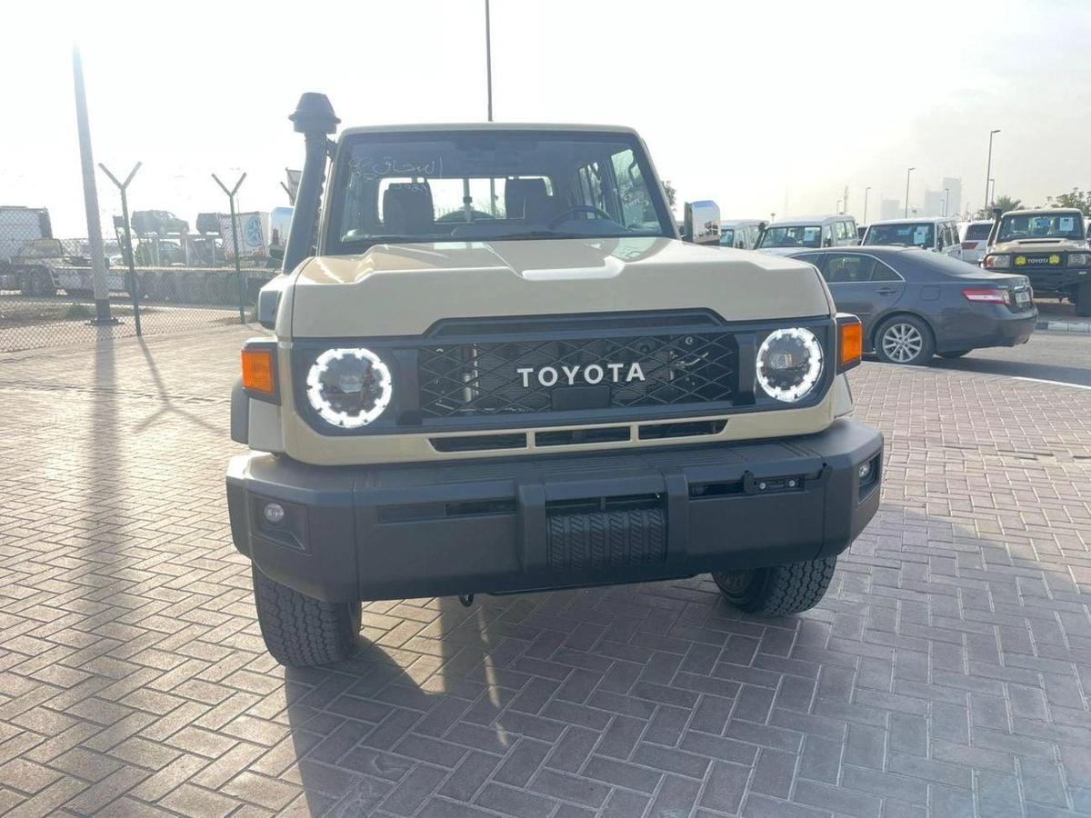 Toyota Land Cruiser 70-5-5