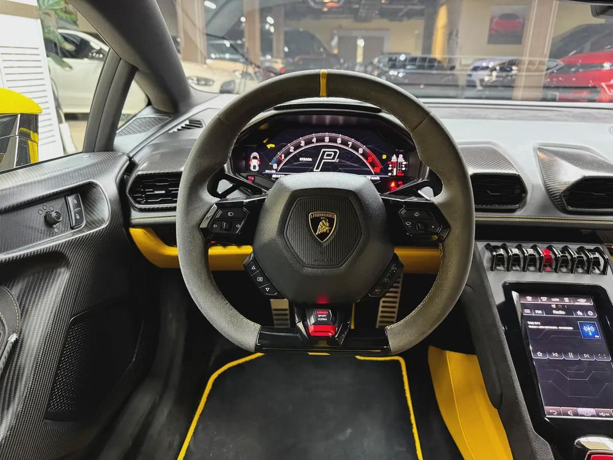2023 Lamborghini Huracan Tecnica - GCC Specs - Like New-8-8