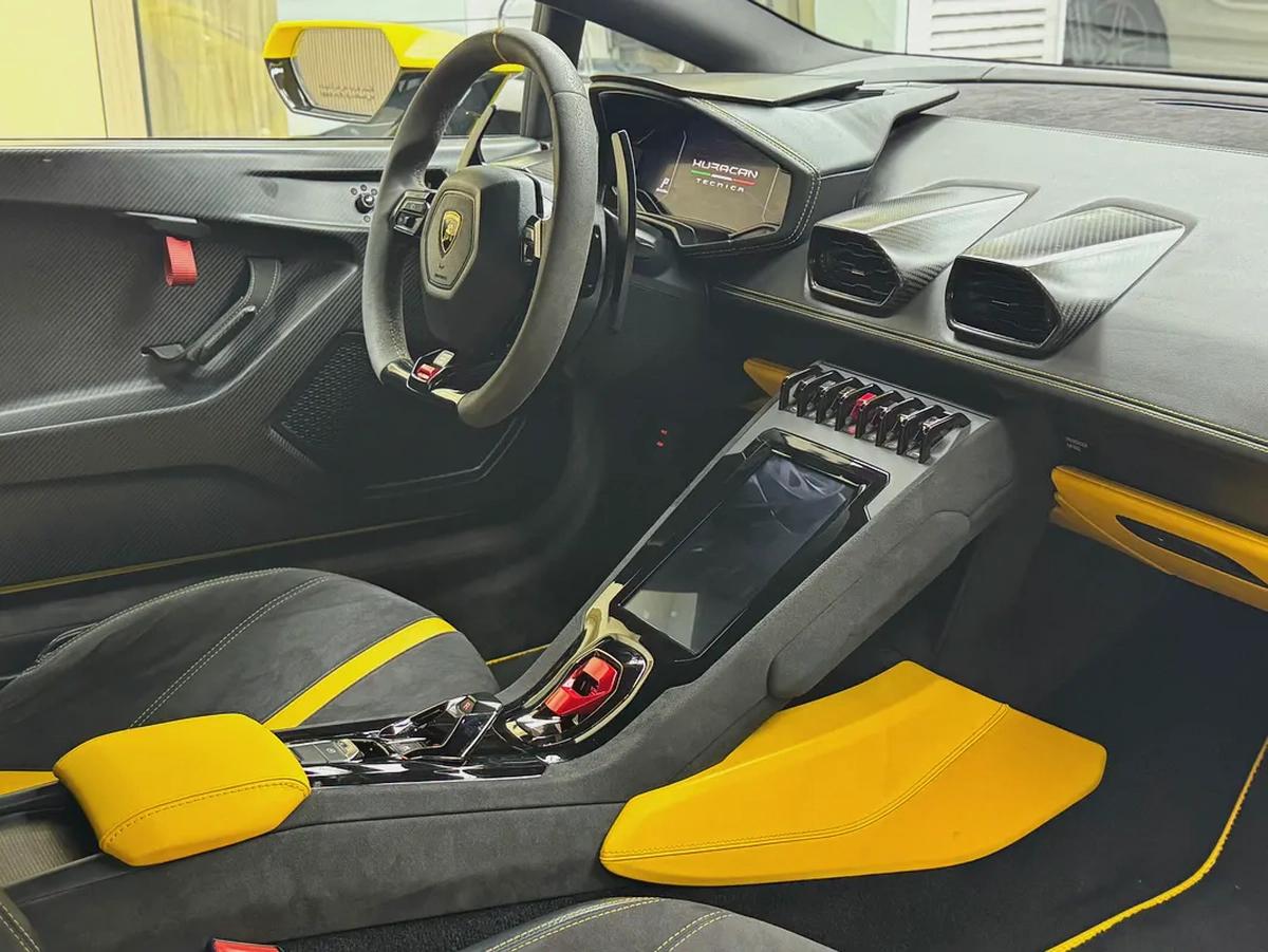 2023 Lamborghini Huracan Tecnica - GCC Specs - Like New-10-10