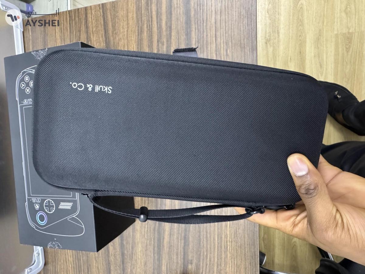 Asus ROG Ally X, AMD Ryzen AI Z2 Extreme, AMD Radeon Graphics, 24GB RAM, 1TB SSD, 120Hz-1-landscape