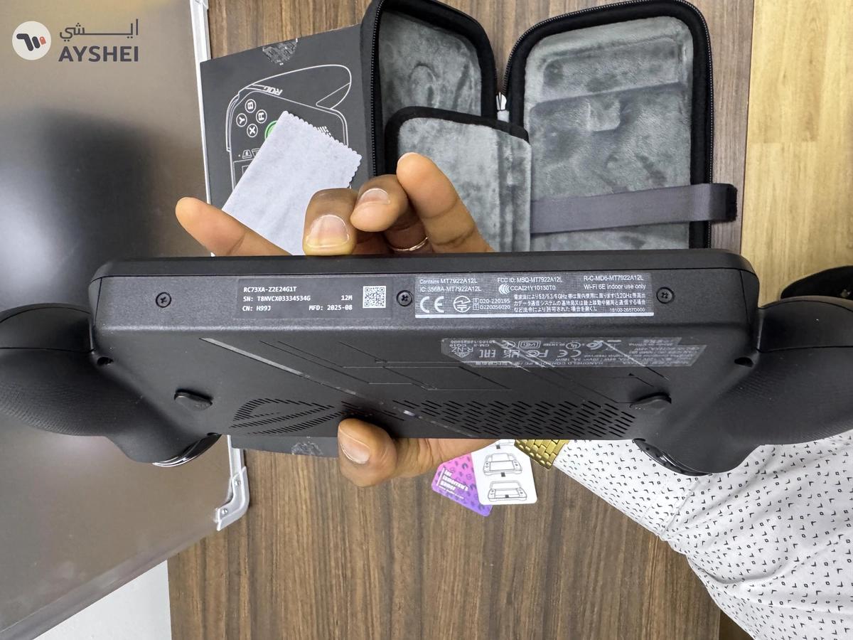 Asus ROG Ally X, AMD Ryzen AI Z2 Extreme, AMD Radeon Graphics, 24GB RAM, 1TB SSD, 120Hz-1-landscape