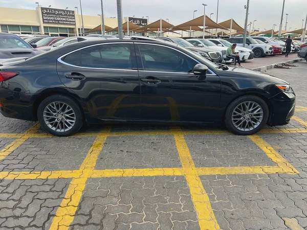 2018 Lexus ES 350 - American Specs - Excellent Condition