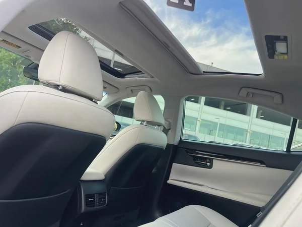 2018 Lexus ES 350 - American Specs - Excellent Condition
