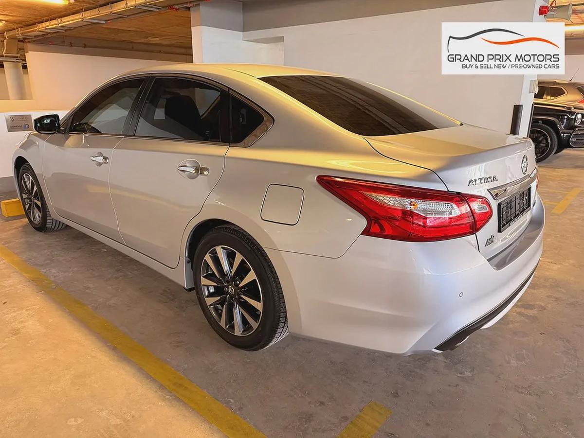 Nissan Altima SV 2017 Model GCC Specs With Partial Service History In Perfect Condition-5-5