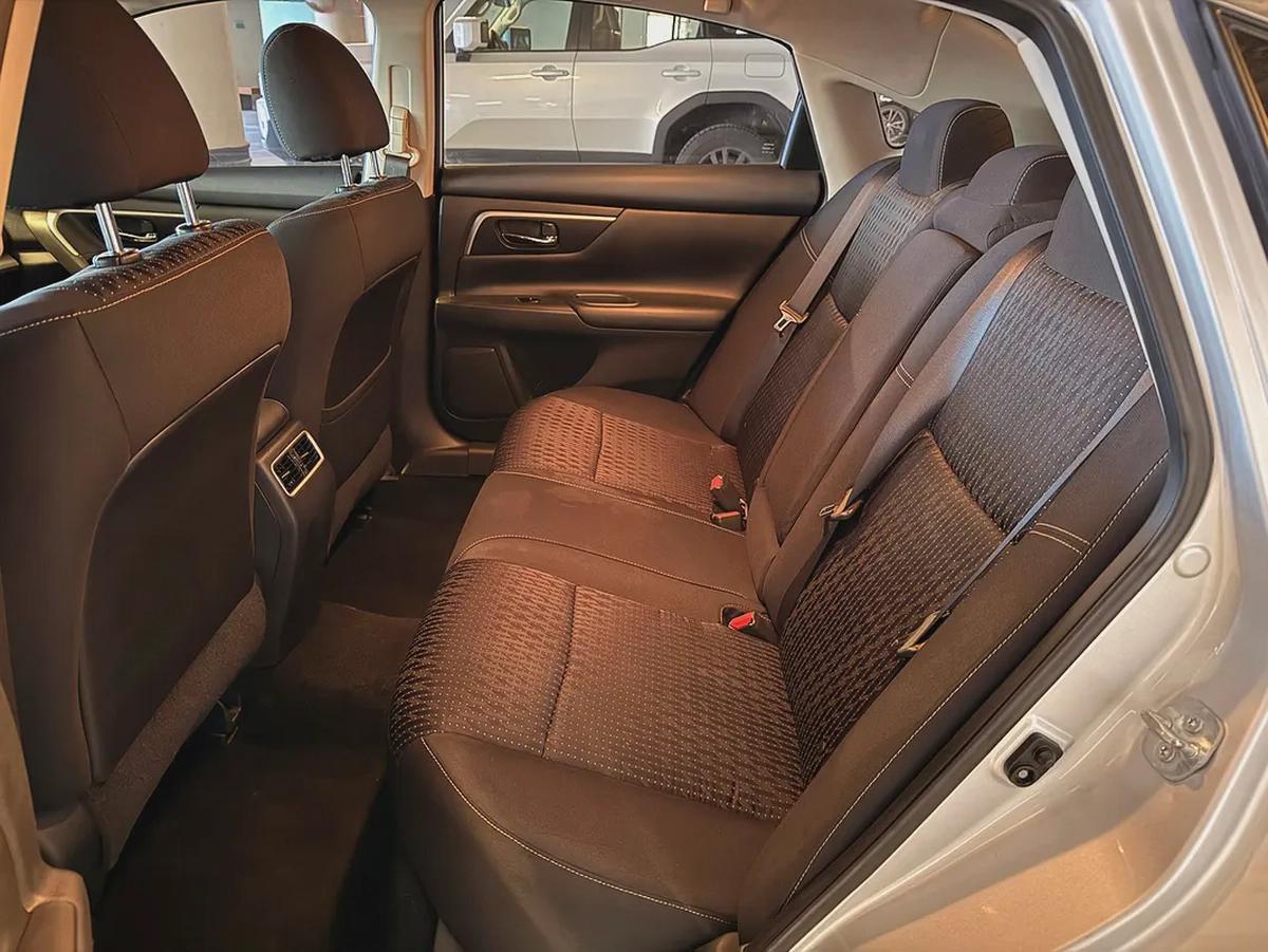 Nissan Altima SV 2017 Model GCC Specs With Partial Service History In Perfect Condition-9-9